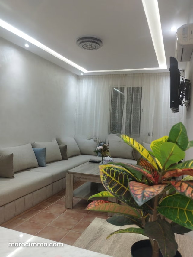 Vend appartement à Route de Safi. Surface totale 80 m². Système de parabole et salon marocain — 3