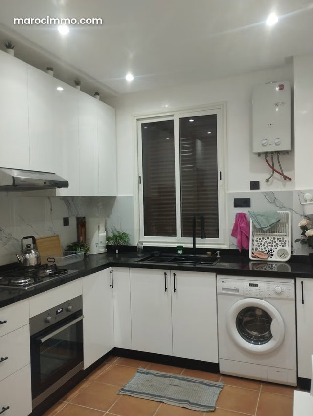 Vend appartement à Route de Safi. Surface totale 80 m². Système de parabole et salon marocain — 4