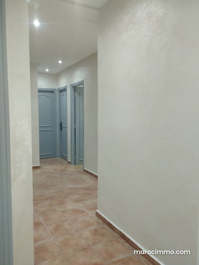 Vend appartement à Route de Safi. Surface totale 80 m². Système de parabole et salon marocain — 5