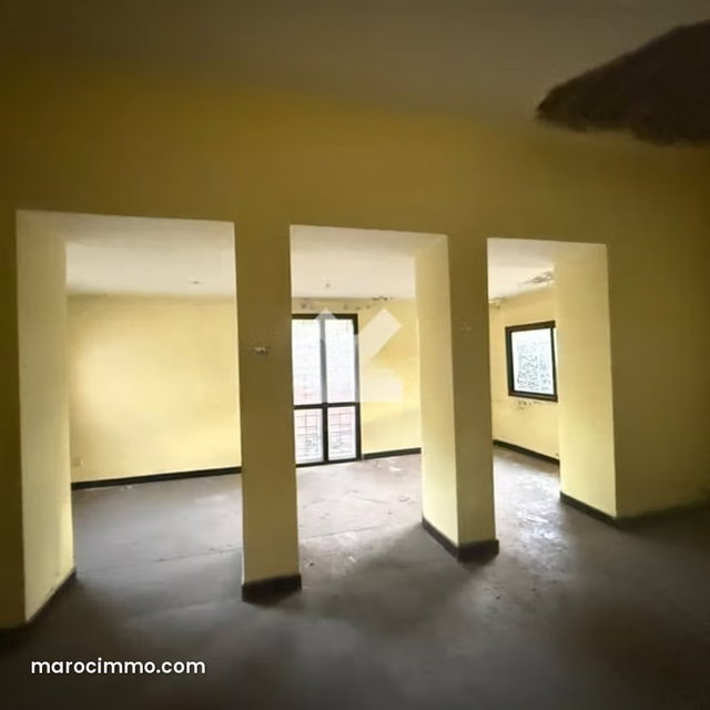 Villa à Vendre de 450.0 m² à Casablanca, Oasis — 3