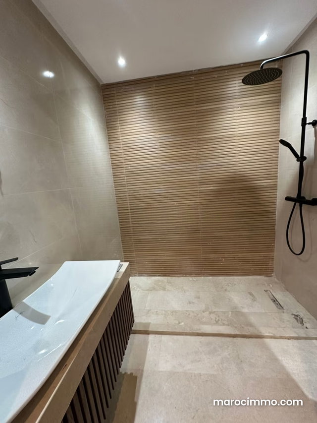 Bel appartement en location à Les princesses. 3 belles chambres. Porte blindée et résidence sécurisée — 5