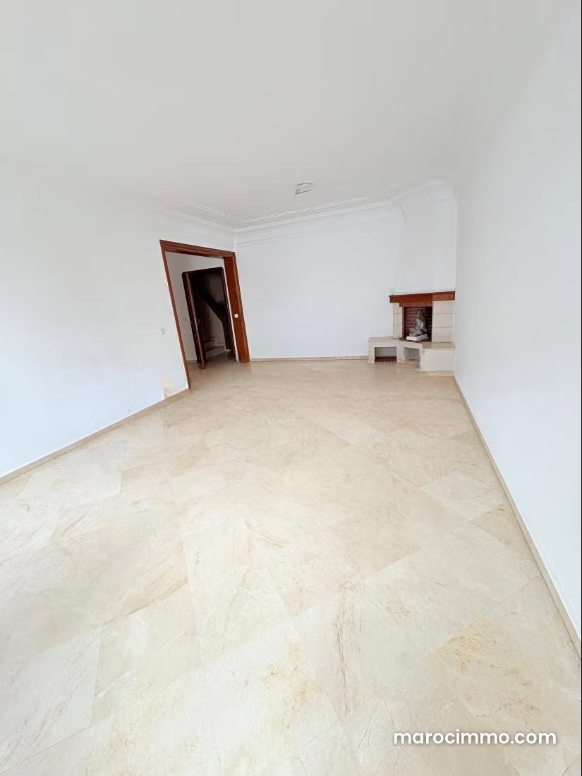 شقة مشرقة للبيع بحي راسين في الدار البيضاء — الدار البيضاء