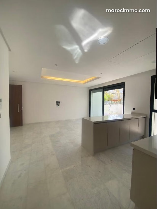 Beautiful empty apartment for rent at CFC — 5