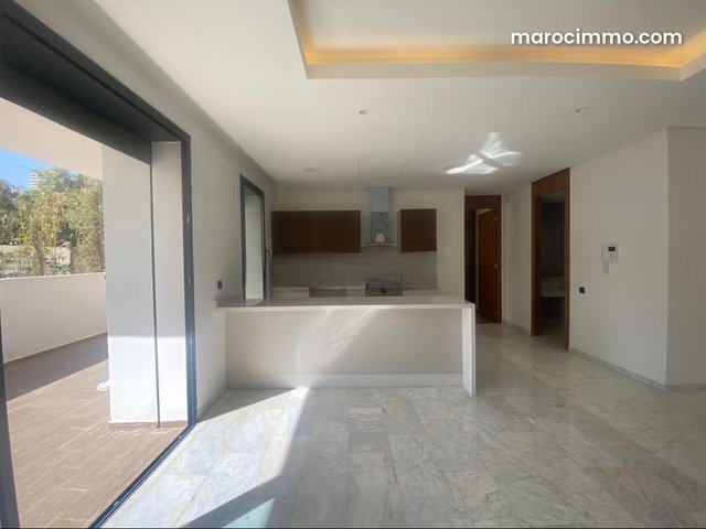 Beautiful empty apartment for rent at CFC — 3