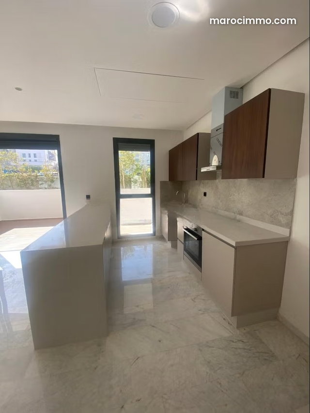 Beautiful empty apartment for rent at CFC — 4