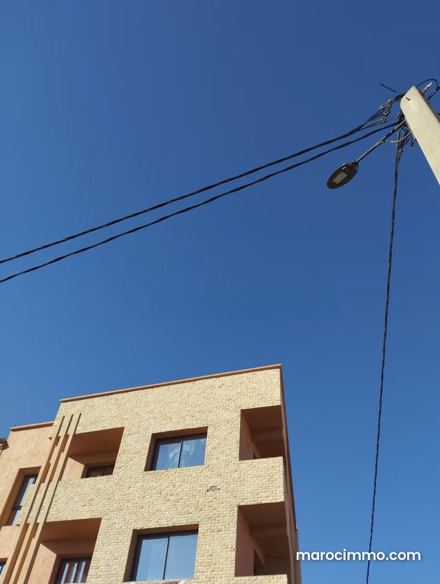 Bureaux à l'achat à Route de Safi. Surface de 70 m². Porte blindée et résidence sécurisée — 2
