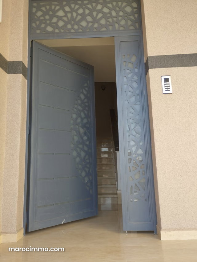 Bureaux à l'achat à Route de Safi. Surface de 70 m². Porte blindée et résidence sécurisée — 3