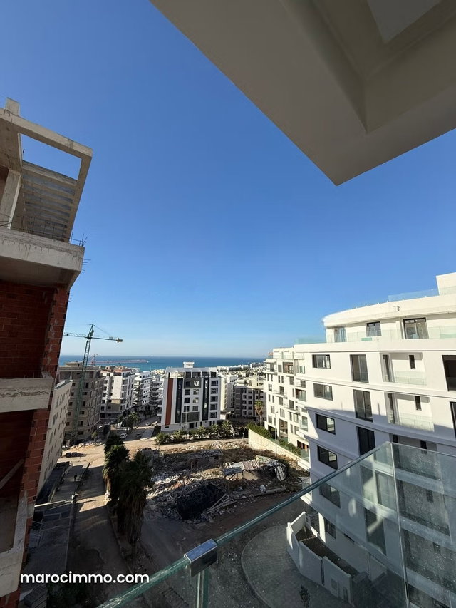 Projet haut standing avec piscine et vue sur mer — 3