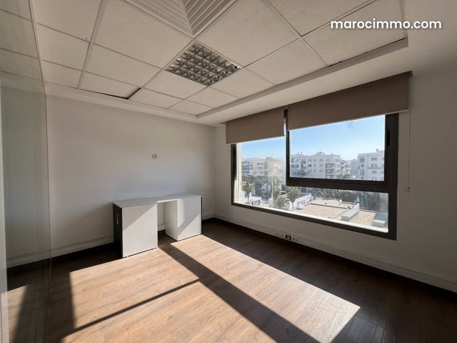 Offices for Rent in Ain Diab. Total Area 110 m². With Garage and Elevator — 4