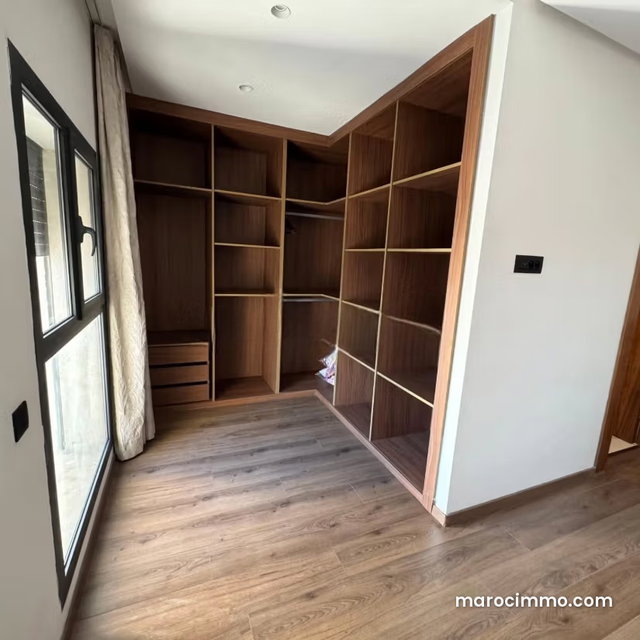 Superbe appartement à louer à cfc — 3