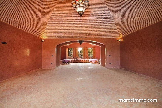 Villa de luxe à louer à Agafay. 6 chambres. Résidence avec concierge, climatisation générale — 4