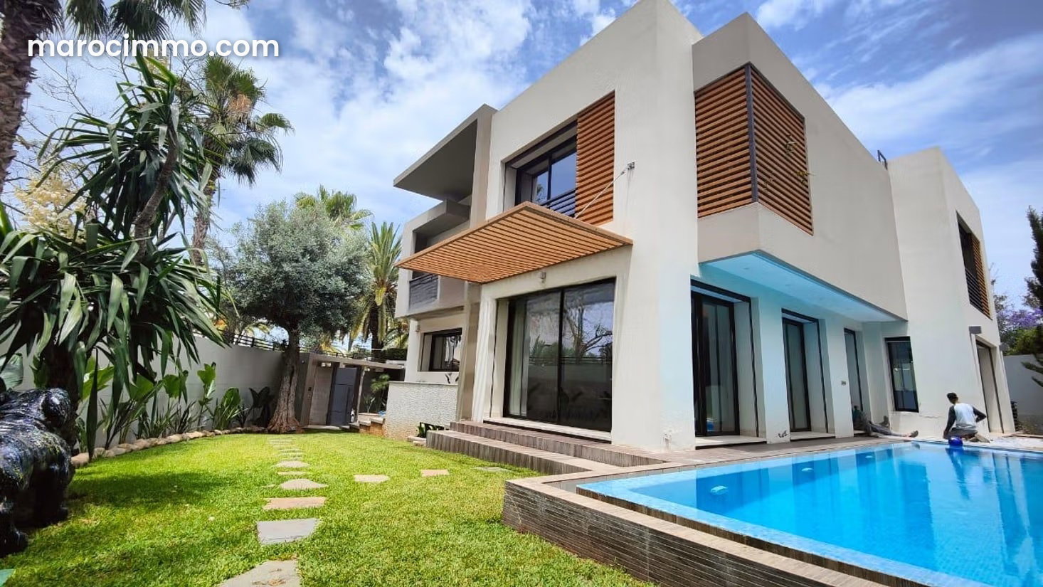 500 m² Furnished Villa with Pool and Garden, Longchamps, Casablanca — Casablanca