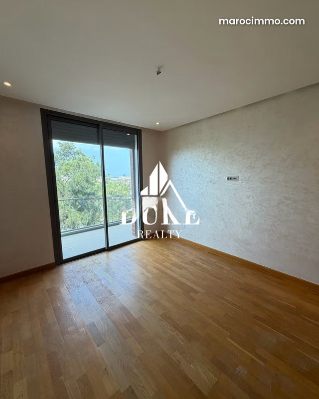 SPLENDIDE 2CH & Salon en Etage élevé à SOUISSI — 2