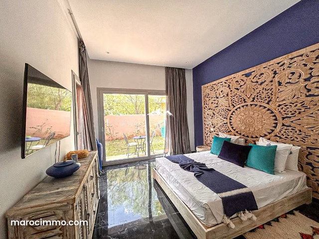 Luxury House for Sale in Route de Tahanaout. 6 Comfortable Rooms. Typical Moroccan Living Room, Secure Residence — 4