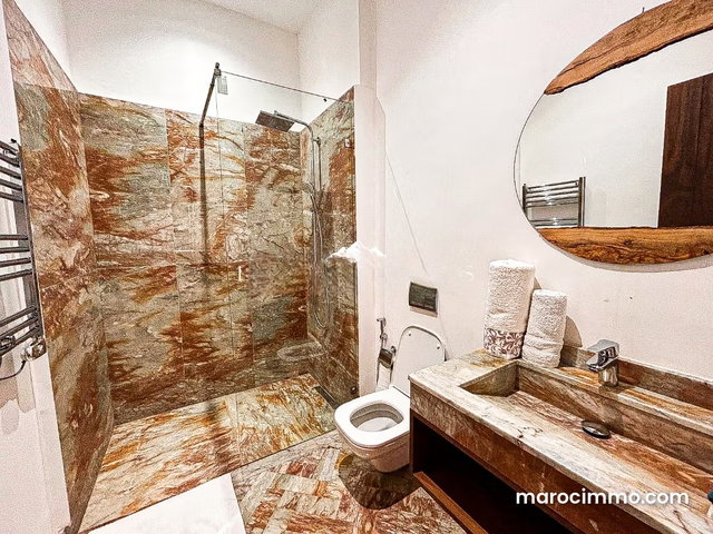 Luxury House for Sale in Route de Tahanaout. 6 Comfortable Rooms. Typical Moroccan Living Room, Secure Residence — 5