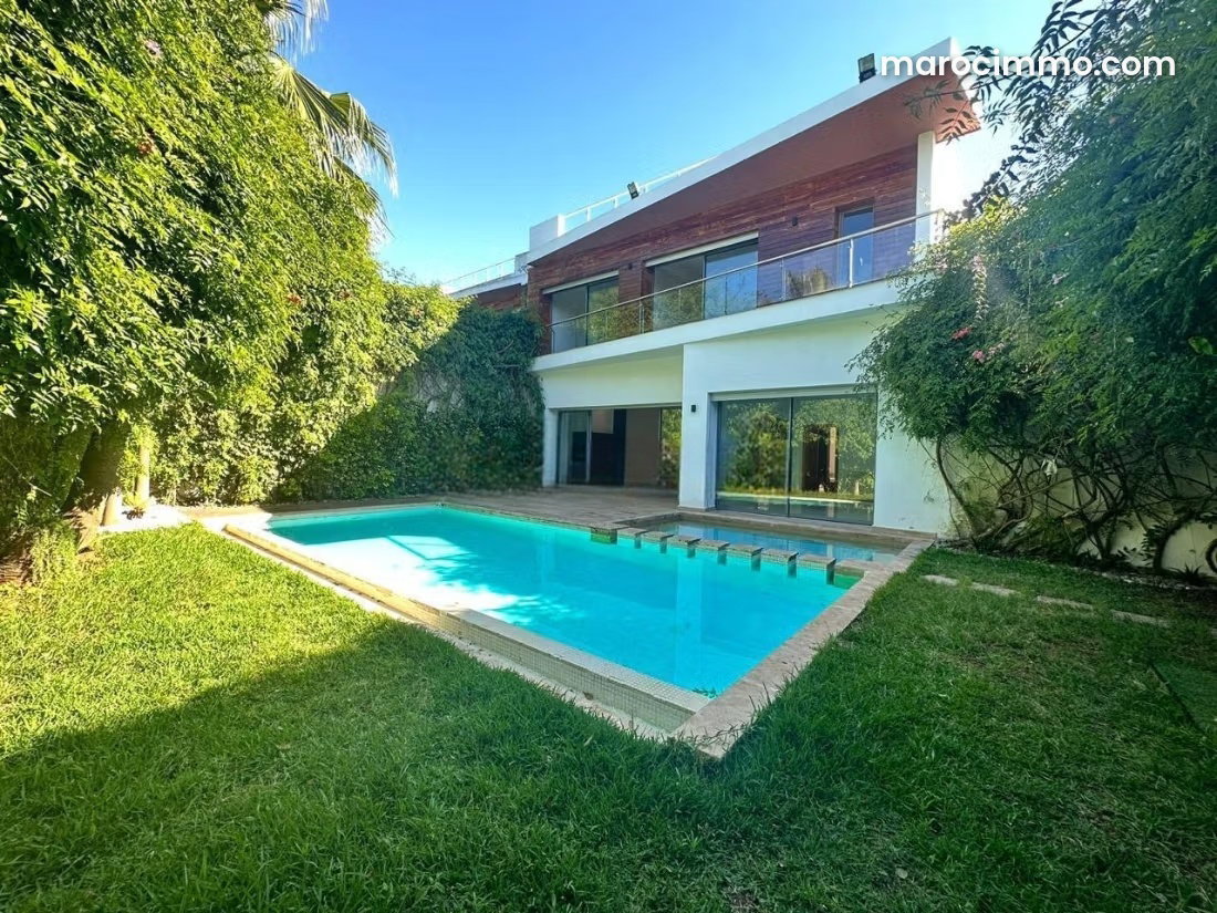 Villa 640 m² avec piscine, Aïn Diab, Casablanca — Casablanca