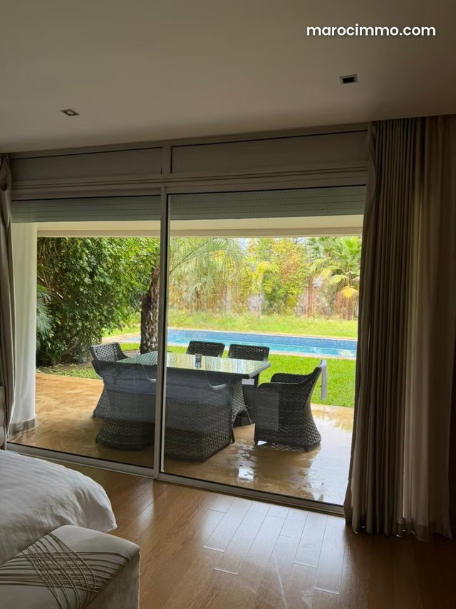 Luxurious Large Detached Villa for Sale in Ville Verte — 2