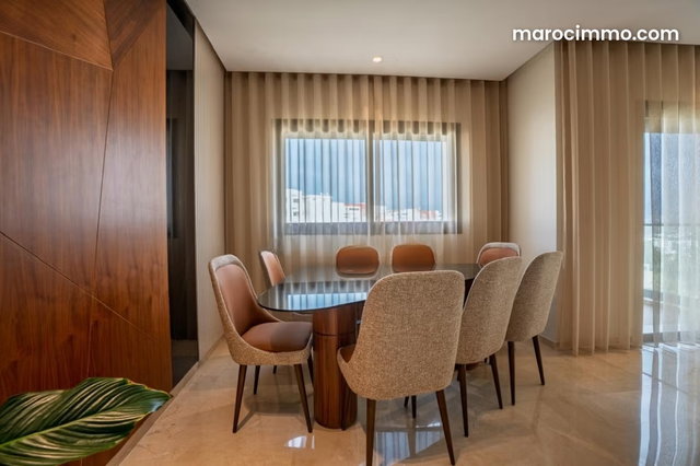 Luxury 260m Apartment in Downtown Area — 5