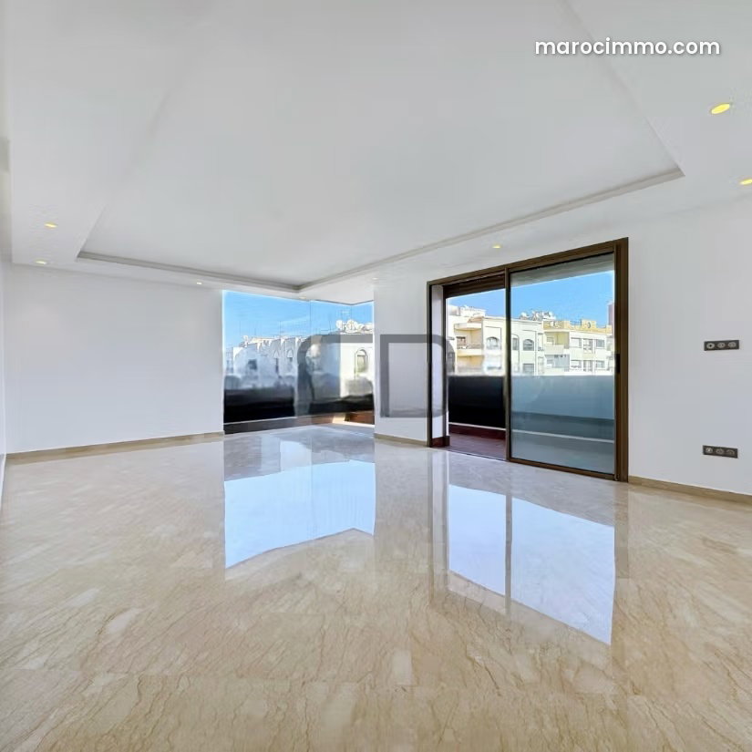 Appartement 3 chambres avec terrasse, Racine, Casablanca — Casablanca