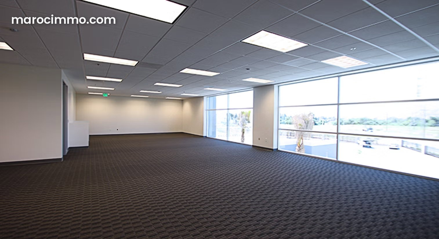 Local commercial 247 m² avec mezzanine, Belvédère Casablanca — Casablanca