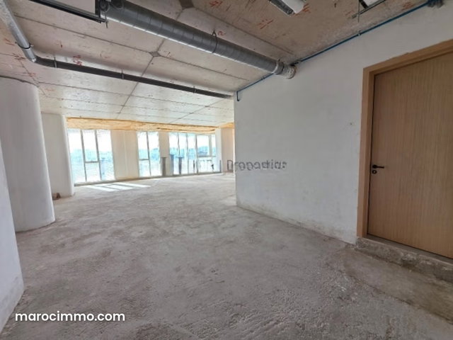 Office for rent 177m² shell & core 3 parking spaces — 3