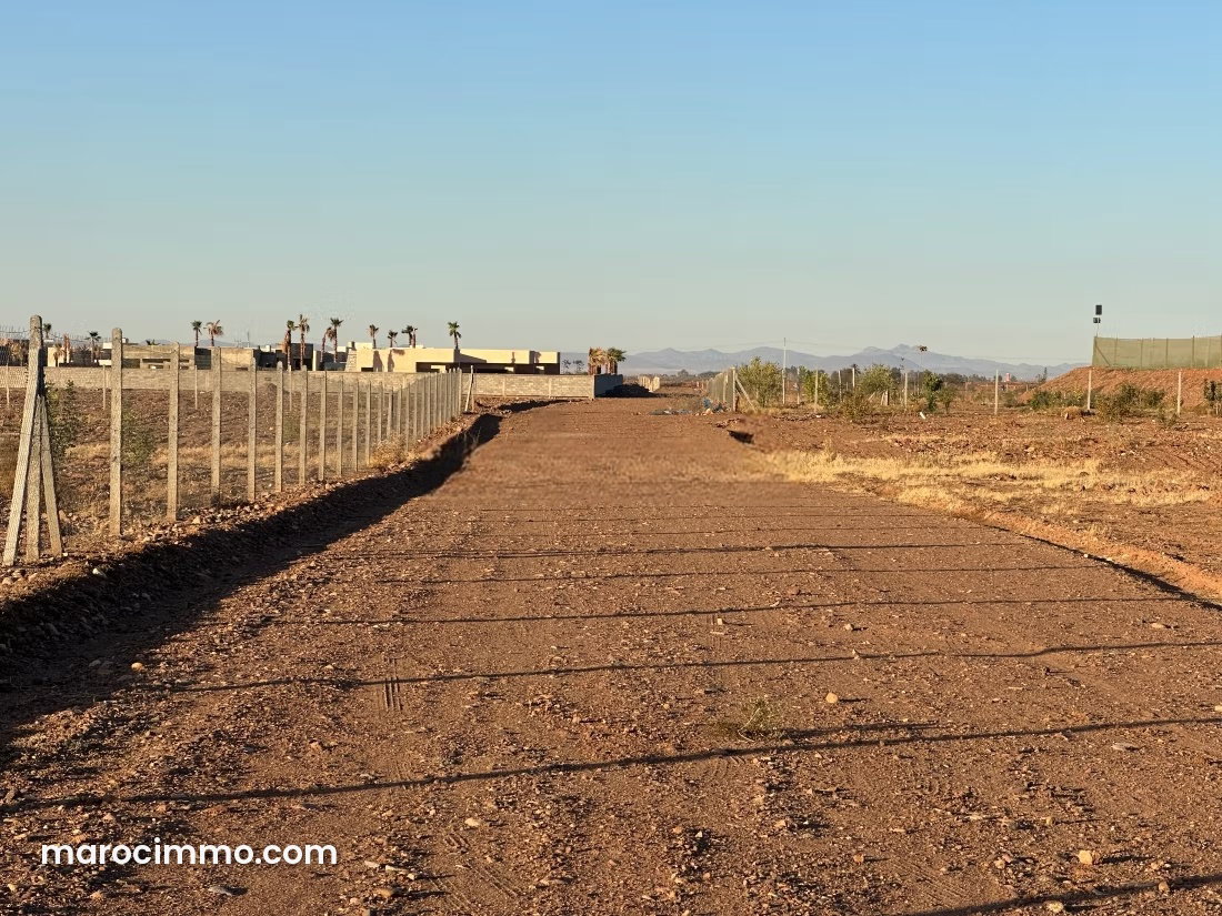 Terrain 10 500 m² à vendre, Sidi Abdallah Ghiat, route Ourika — Sidi Abdallah Ghiat
