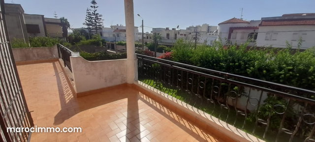 Villa avec joli jardin a vendre — 3