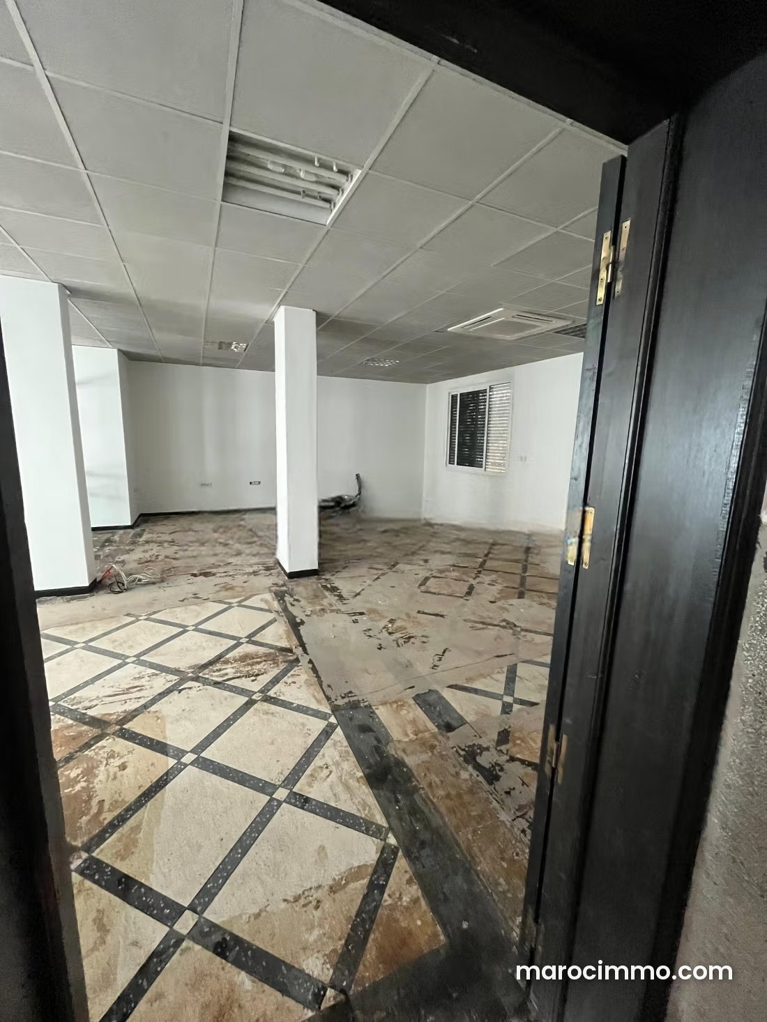 Bureau 250 m² avec jardin, Route d'Immouzere, Fès — Fès