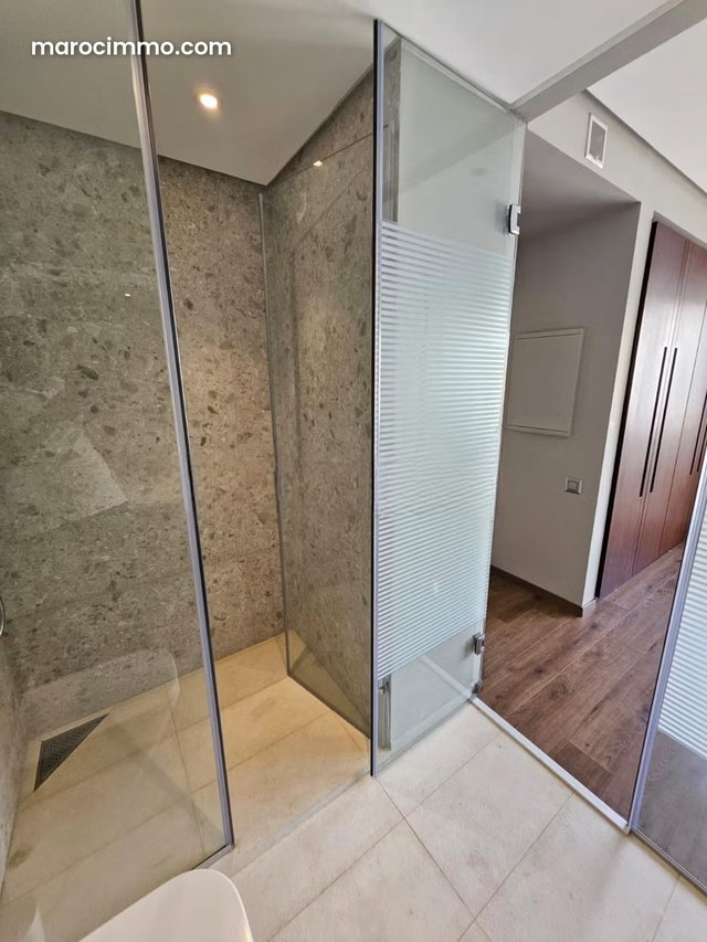 Appartement à louer à Oasis. Surface totale 70 m². Meublé — 4