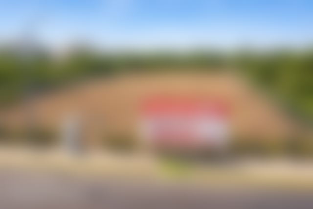 2,090 m² Plot for Sale in El Menzeh, 50 m Frontage on a Paved Road — El Menzeh