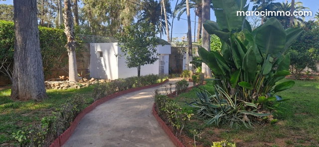 Villa a louer a souissi — 2