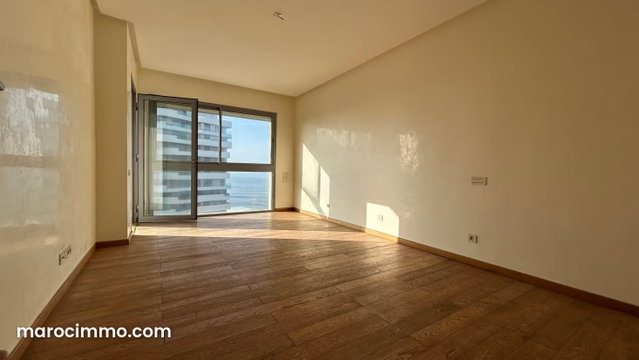 Apartment for Sale in Ain Diab Extension. 3 Large Rooms. Parking — 5