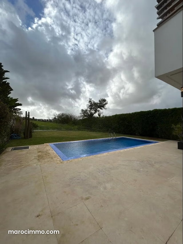 Location d’une villa front golf a la CGI Bouskoura — 2