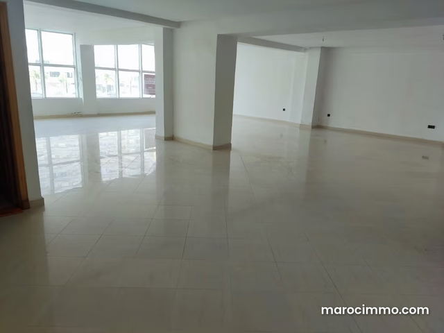 Plateau bureau à vendre au quartier Malabata — Tanger