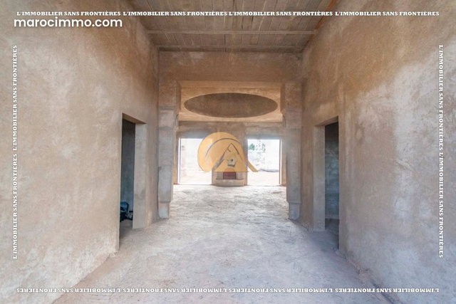 Semi-Finished Villa for Sale on Route d’Amizmiz, 1 Hectare 4000 m², Marrakech — 4