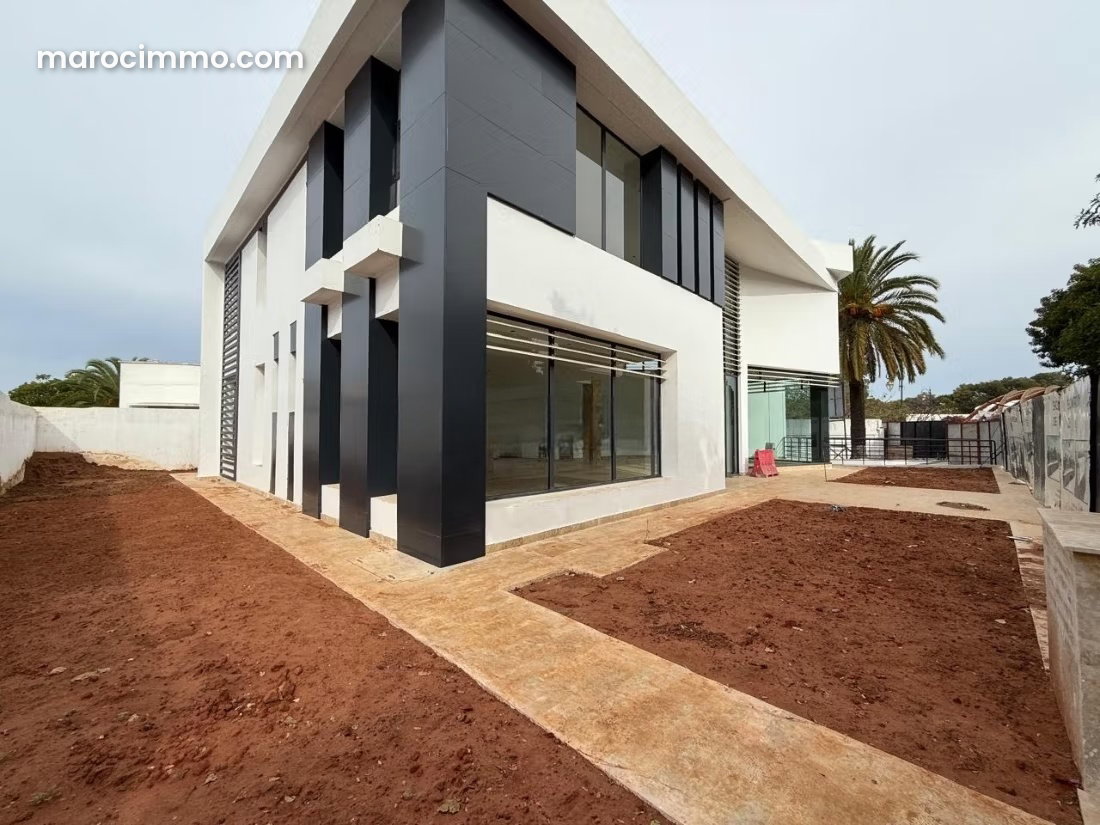 600 sqm office with terrace for rent in Agdal, Rabat — Rabat
