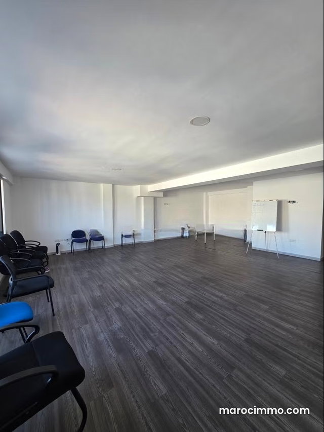 Location de bureaux en Centre. Surface de 79 m² — 4