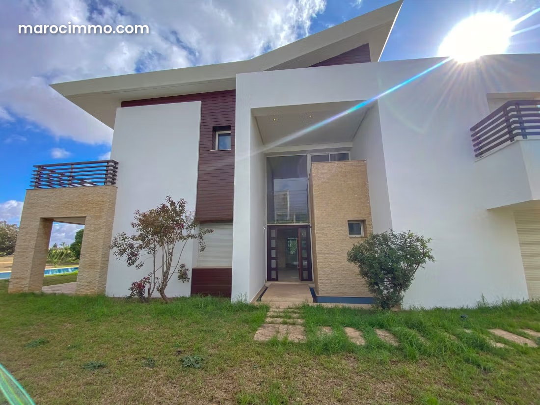 Villa 1100 m² avec piscine à louer, Ville Verte Bouskoura — Bouskoura