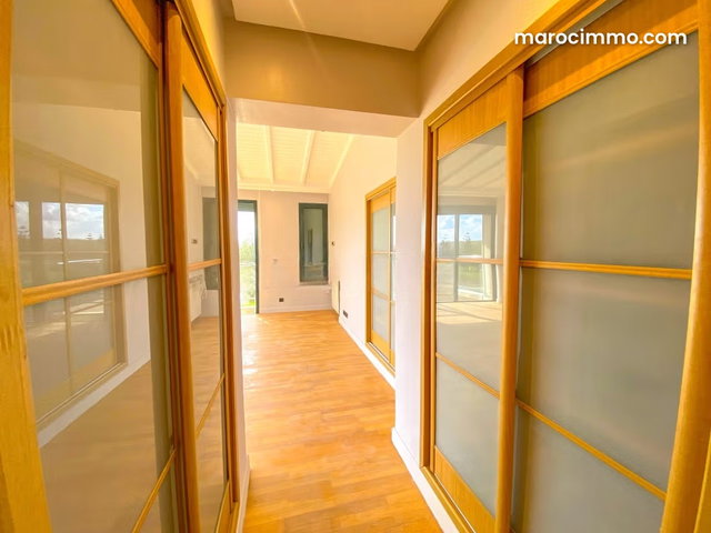 Superbe villa à louer à Ville Verte. 6 grandes pièces. Double vitrage et porte blindée — 4