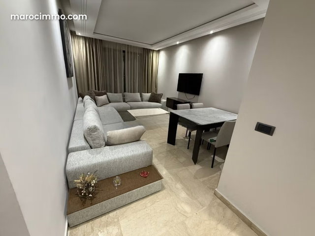 Bel appartement joliment meublé entièrement rénové en location longue durée uniquement à Bourgogne — 5