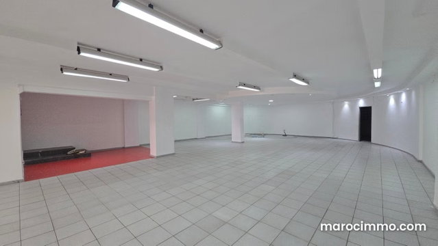 Magnifique local commercial pnein boulevard — 3