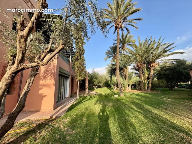 Magnificent Palm Grove 2 Bedroom Renovated with Garden — 4
