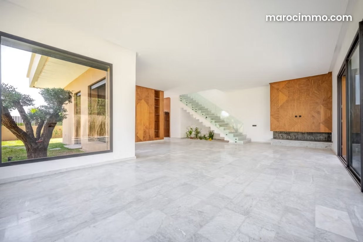 260 m² Office on Route d'Ourika, Marrakech, Exceptional Prestige — Marrakesh