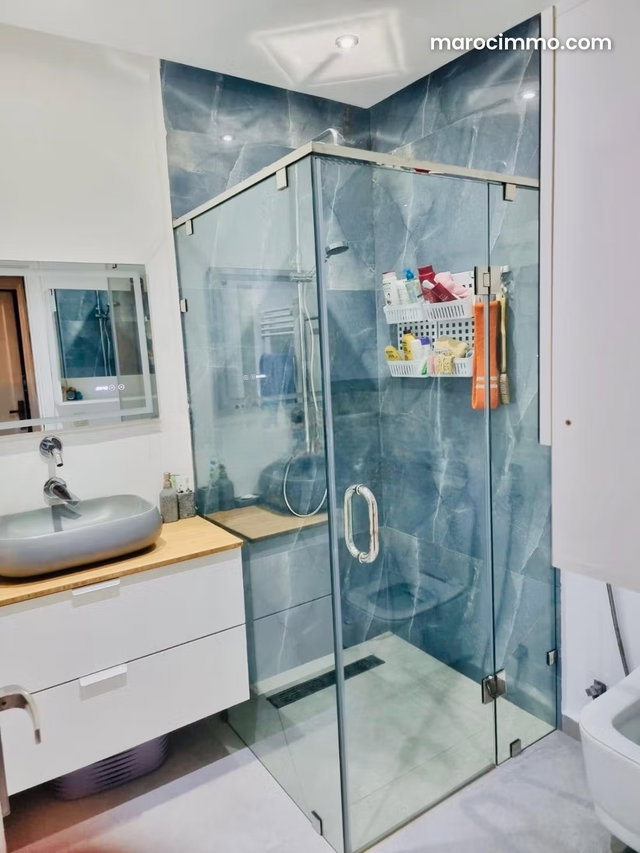 Appartement à Vendre 2 chambres proche de lycée victor hugo — 2
