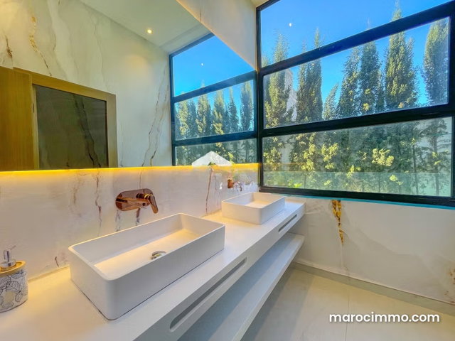 Ain Diab, luxury villa with a beautiful terrace and garden — 3