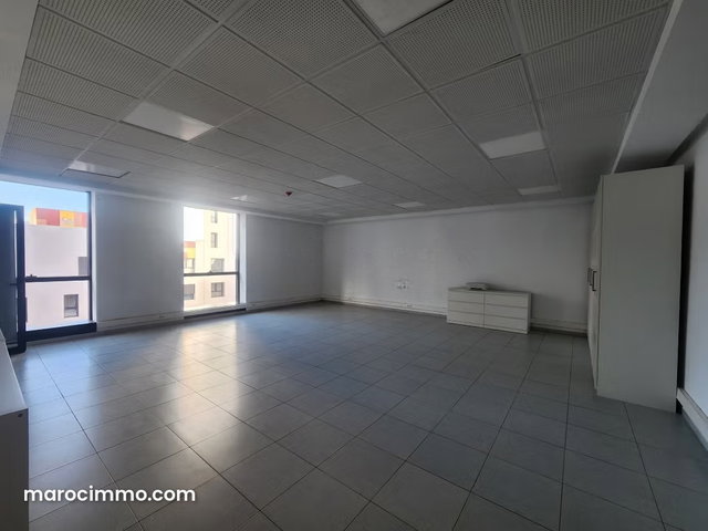 Bureau 74 m² Casa Finance City — 2