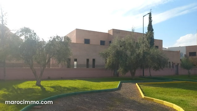 Villa semi finie à vendre targa — 2
