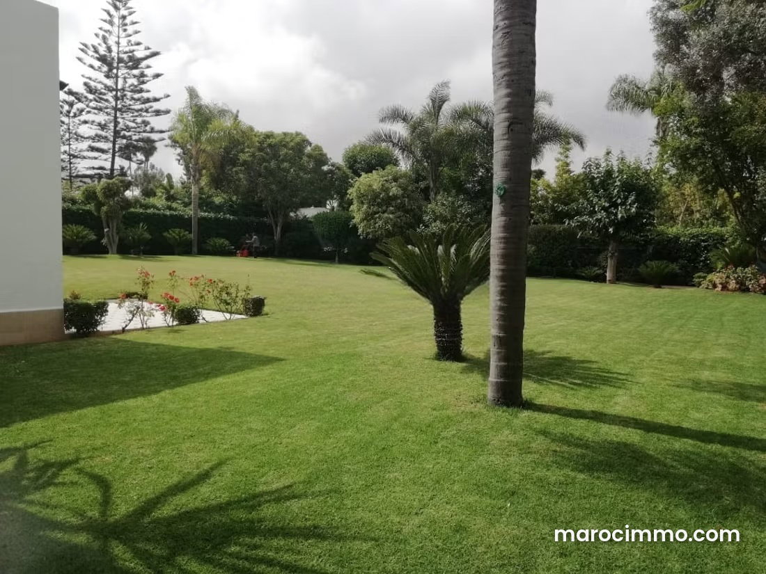 1,850 m² Villa to Renovate, Anfa, Casablanca, 600 m² Plot — Casablanca