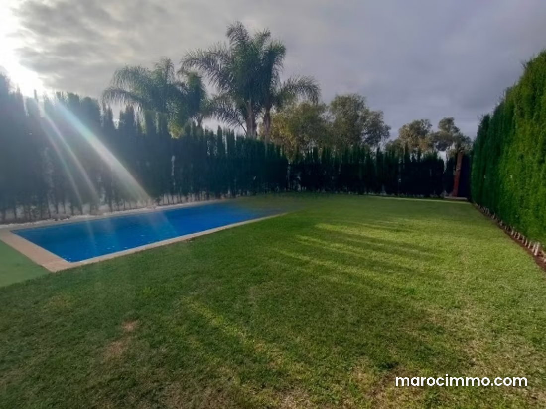 400 m² Villa with Swimming Pool, Aïn Diab, Casablanca — Casablanca