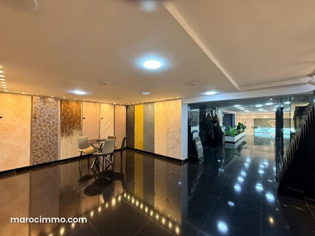 Local commercial en location sur BOULEVARD — 4